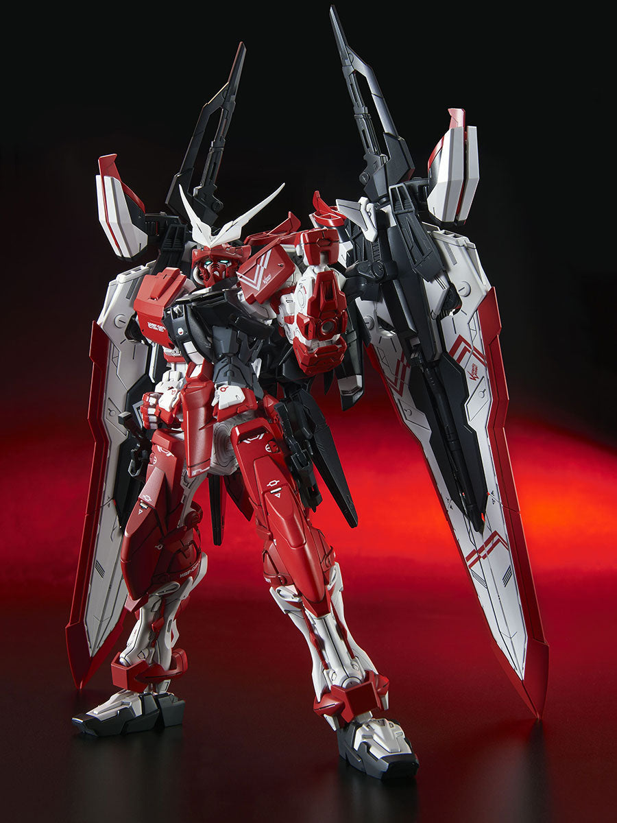 MG 1/100 MBF-02VV Gundam Astray Turn Red — model view 1